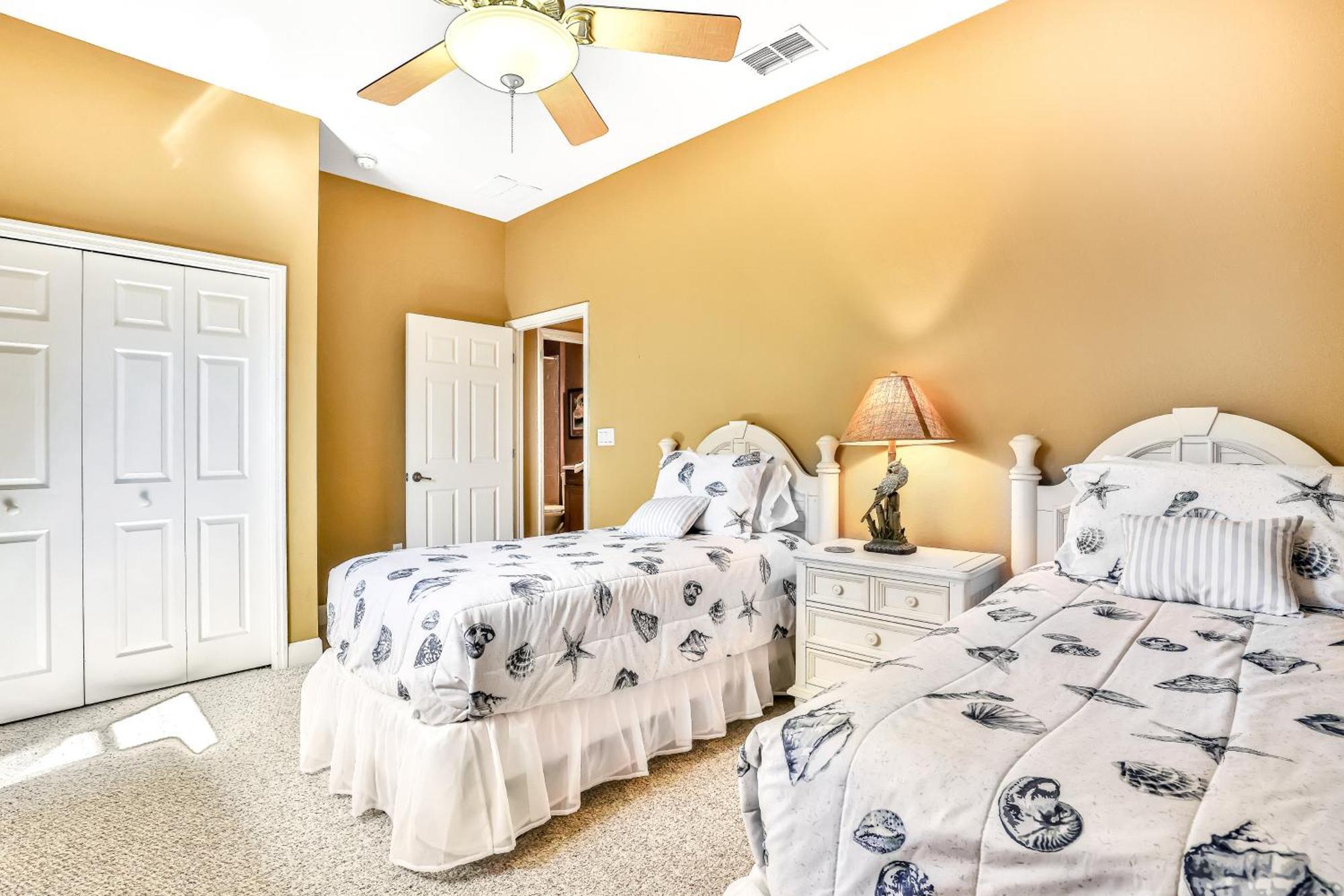 Cinnamon Sunrise Palm Coast Room photo